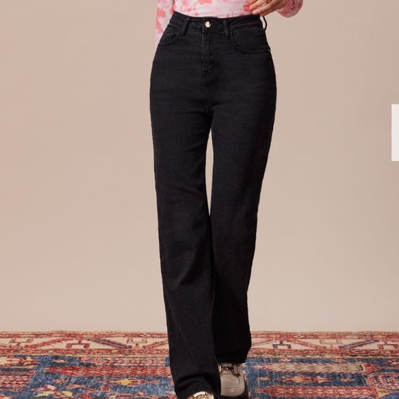 The Black High Waisted Straight Leg Jeans - Small - Picture 3 of 3